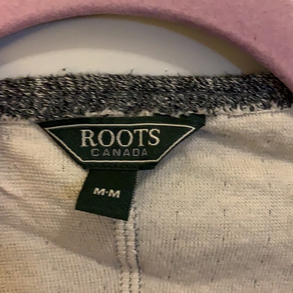 ☕️ ROOTS button up cardigan, size M ☕️ - Picture 3 of 5